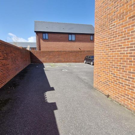 Modern Double Room With En-Suite, Parking & Fast Wifi - Close To Beach Sandgate Eksteriør billede