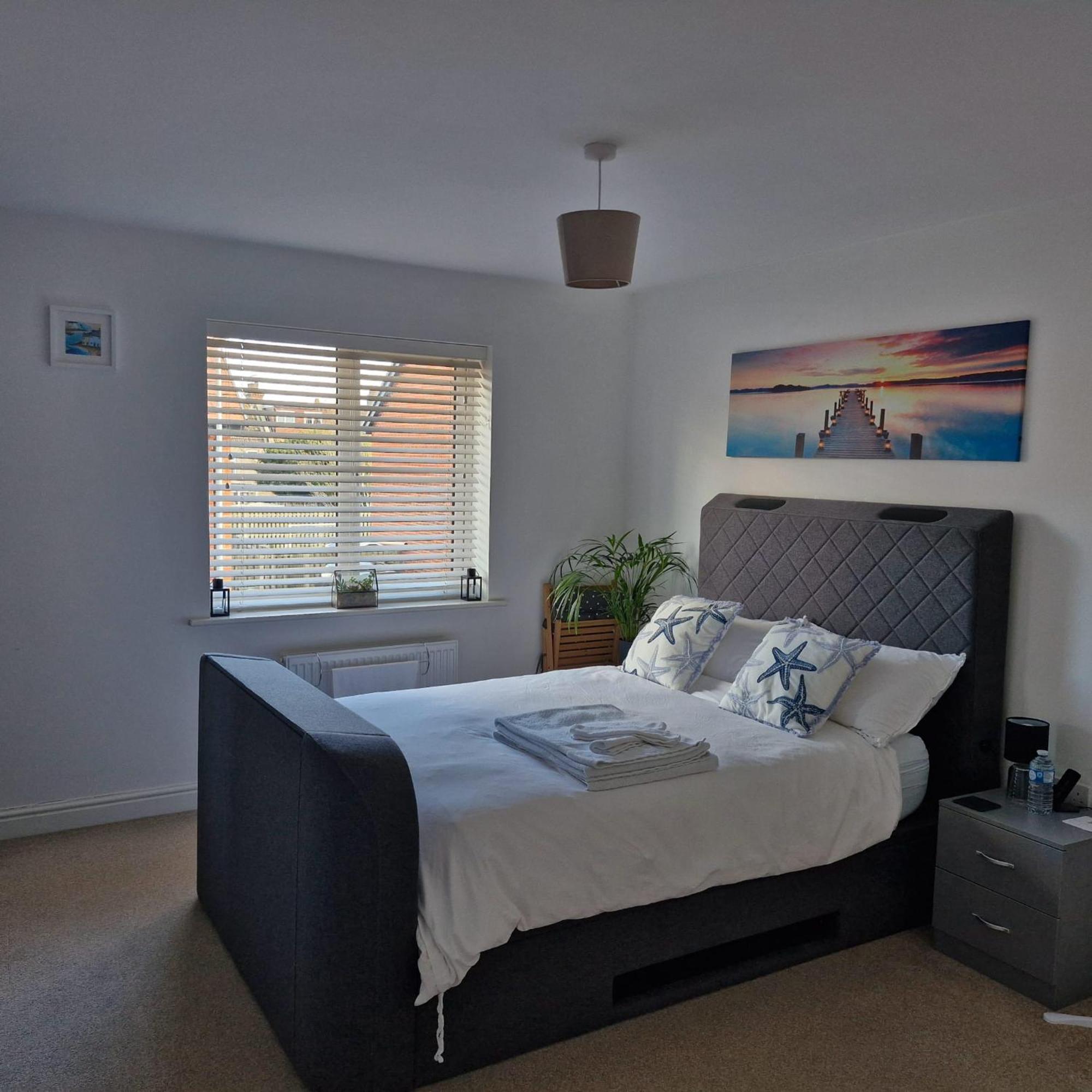 Modern Double Room With En-Suite, Parking & Fast Wifi - Close To Beach Sandgate Eksteriør billede